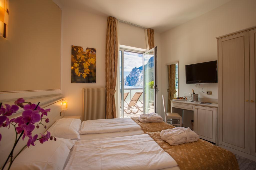 Hotel Lido Blu - Surf & Bike Torbole Sul Garda Exteriér fotografie