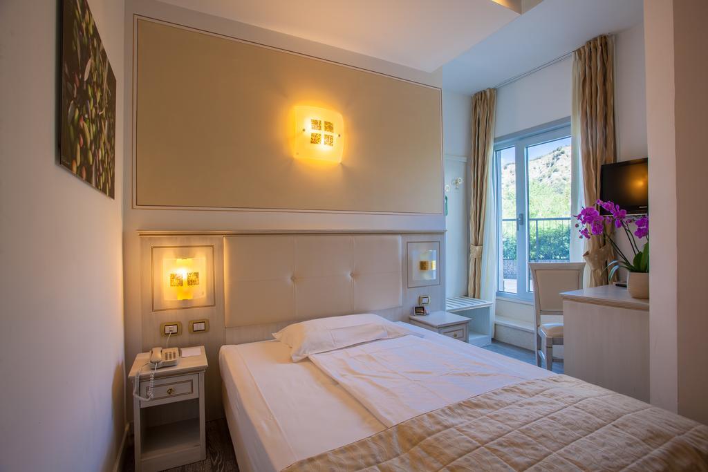 Hotel Lido Blu - Surf & Bike Torbole Sul Garda Exteriér fotografie