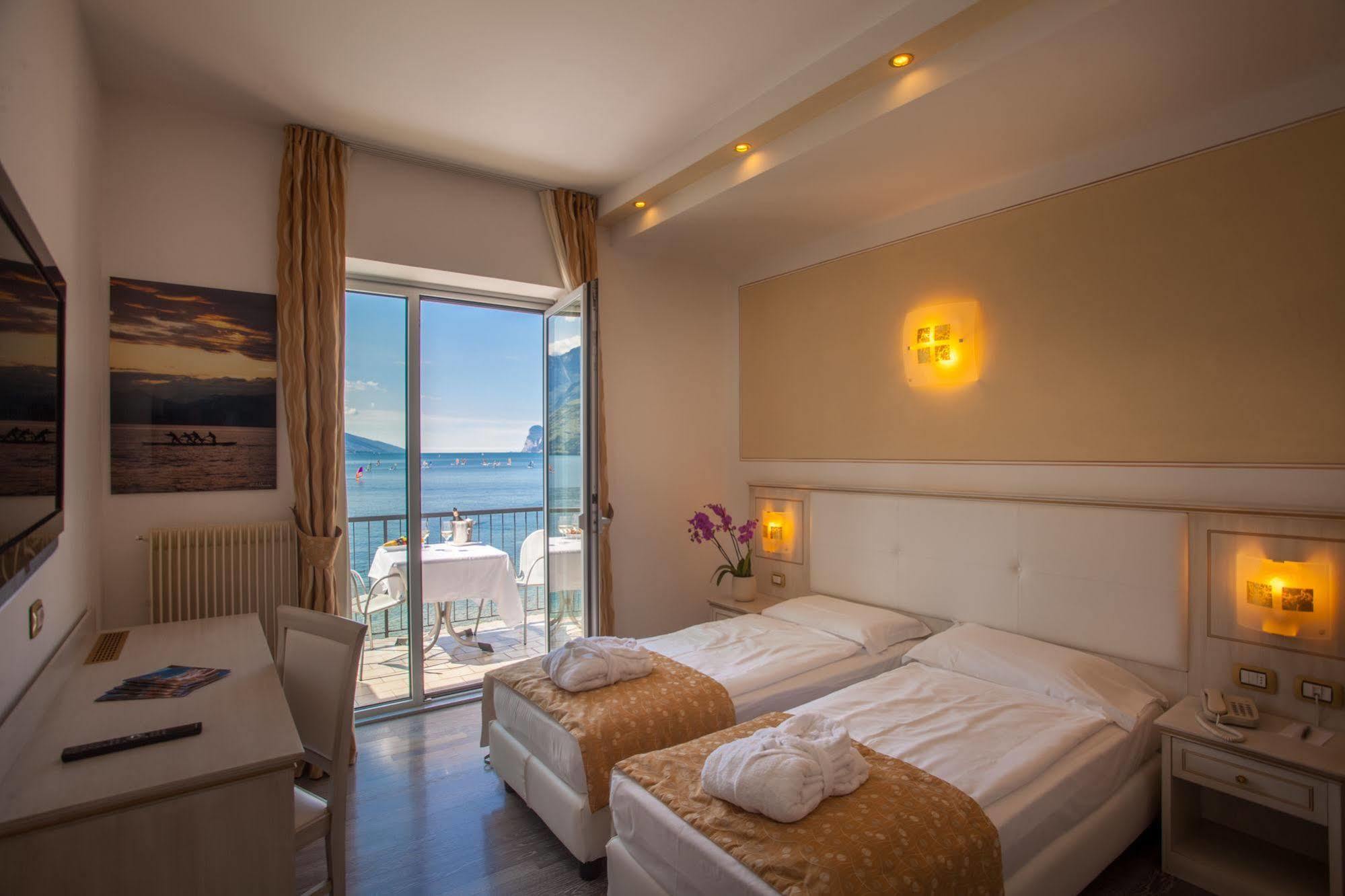 Hotel Lido Blu - Surf & Bike Torbole Sul Garda Exteriér fotografie