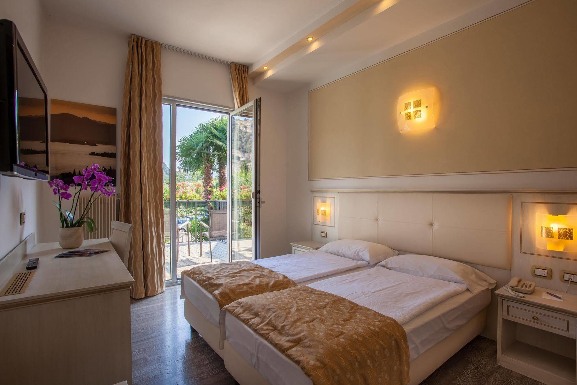 Hotel Lido Blu - Surf & Bike Torbole Sul Garda Exteriér fotografie