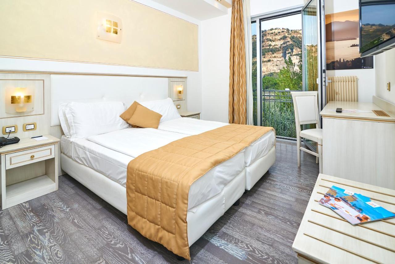 Hotel Lido Blu - Surf & Bike Torbole Sul Garda Exteriér fotografie